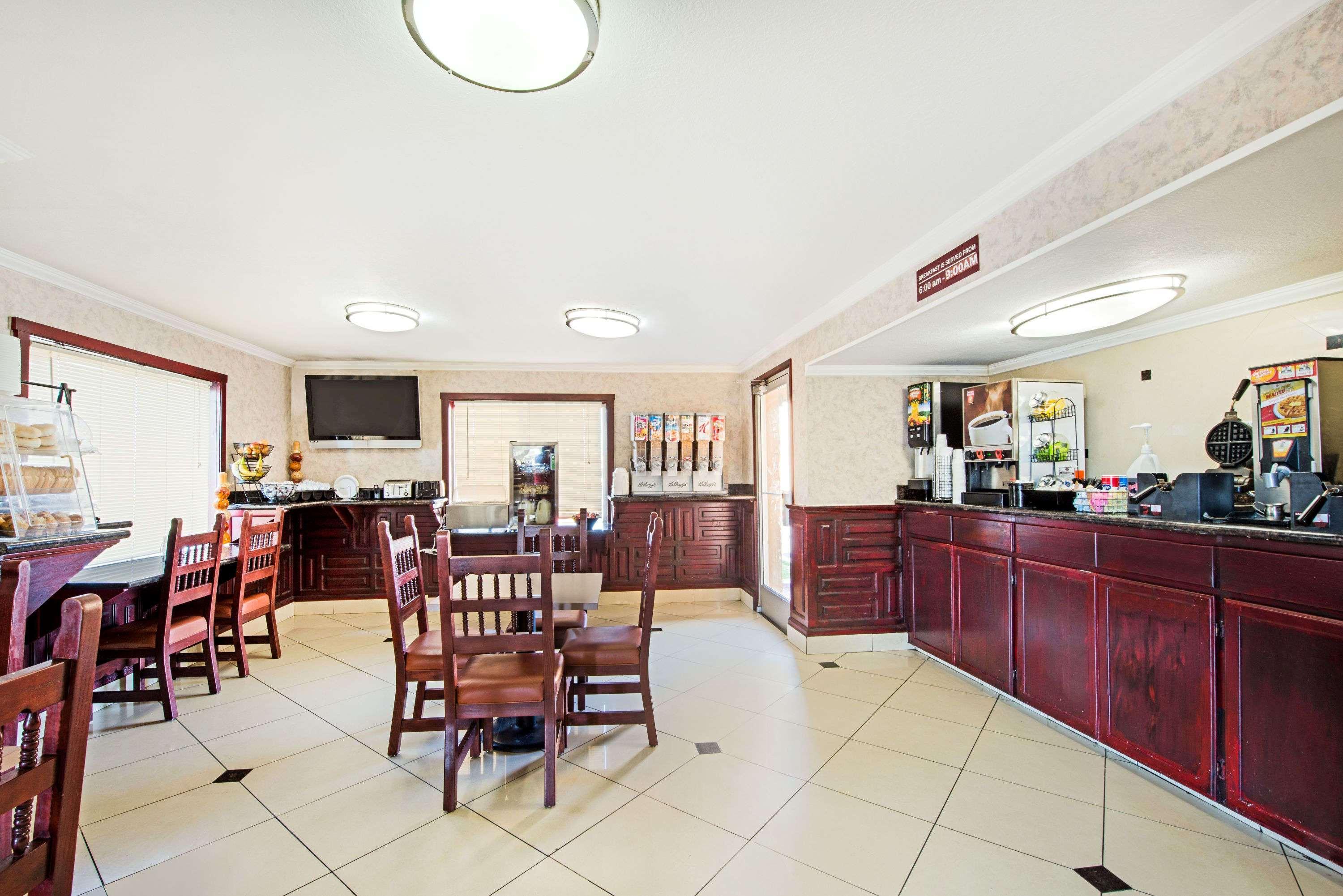 Ramada By Wyndham East Hotel 3*