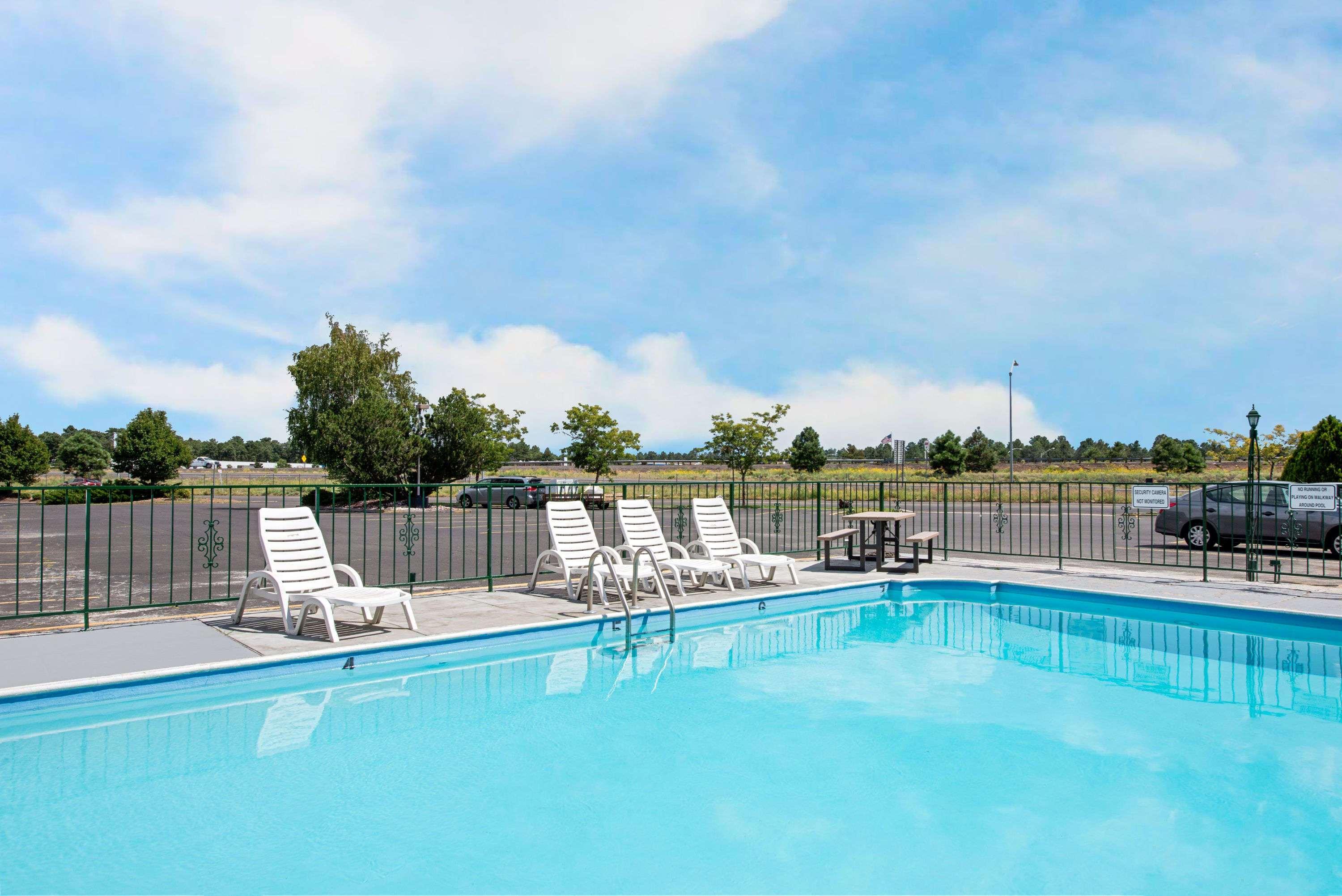 Hotel Ramada By Wyndham East 3*