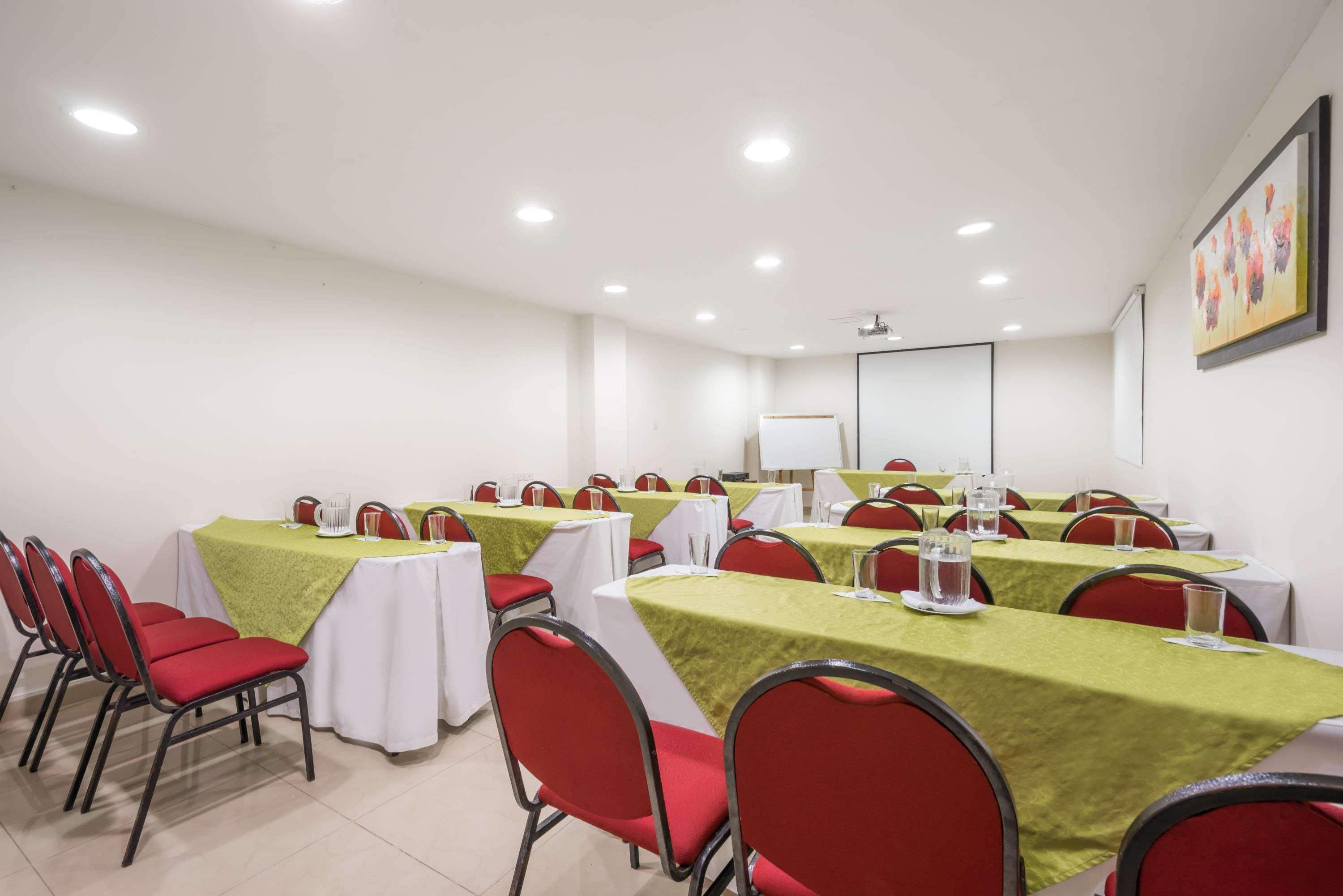 Ramada By Wyndham East