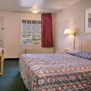 Ramada By Wyndham East Hotel 3*